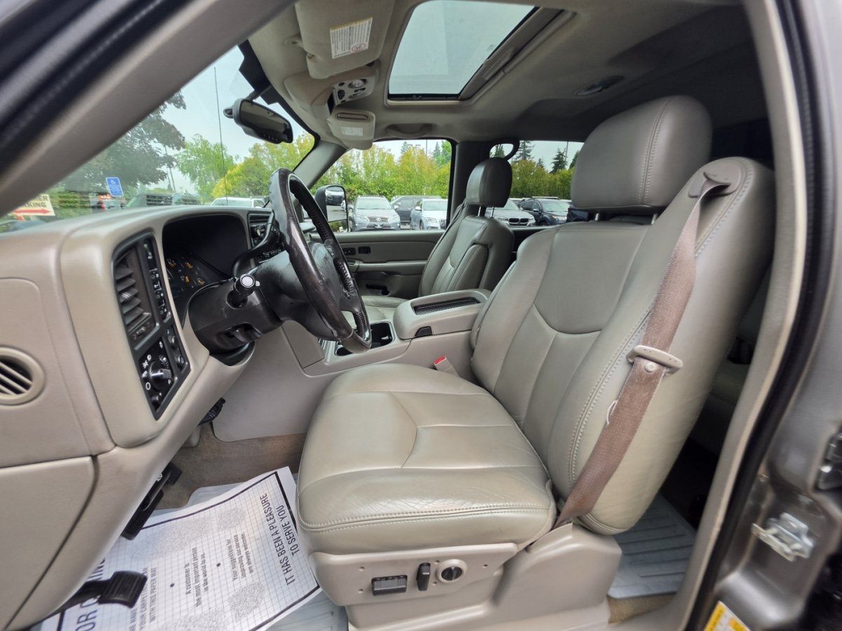 Used 2007 GMC Sierra 2500 SLT w/ Heavy-Duty Power Package AWD/4WD image 8