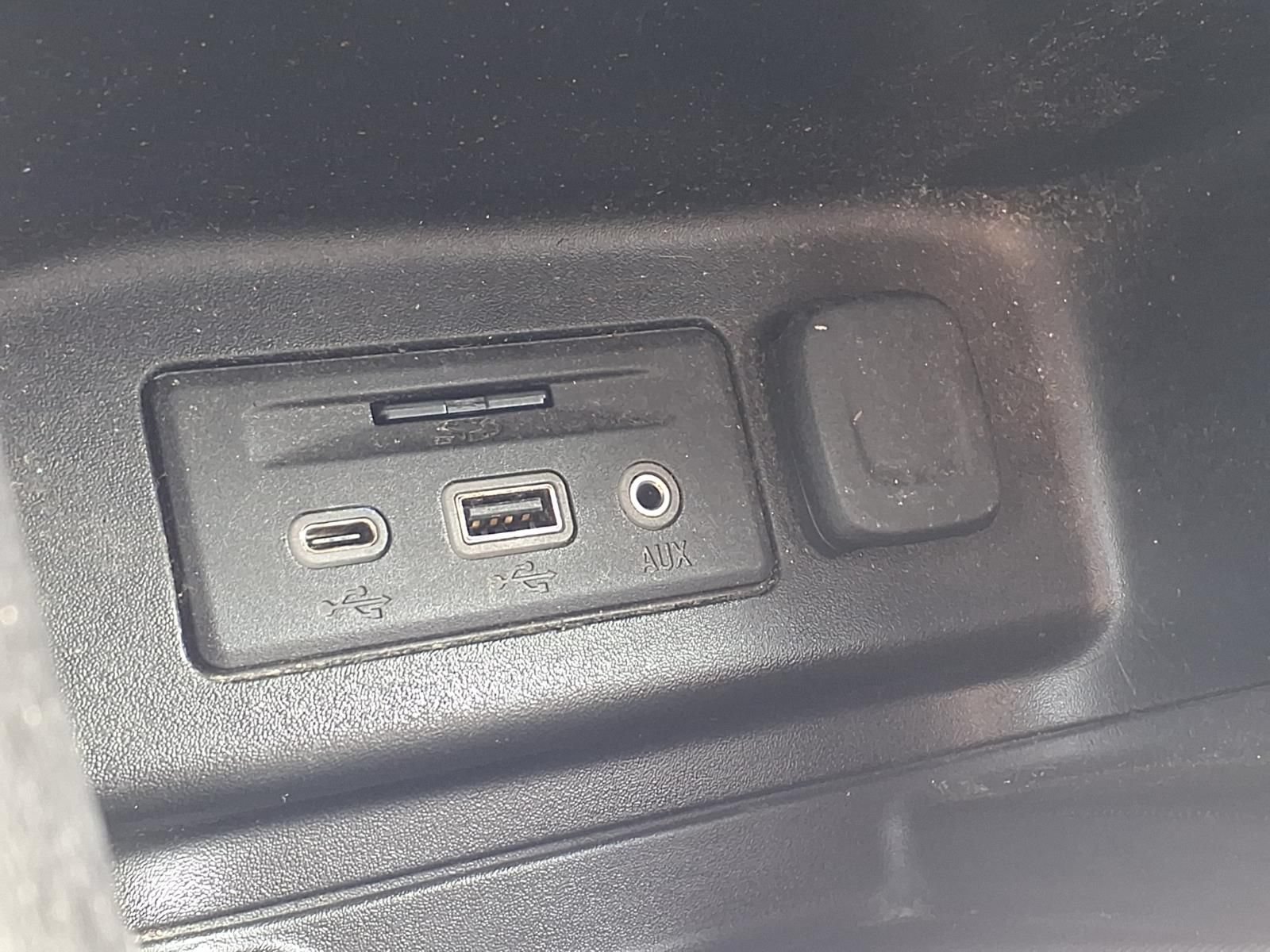 Used 2020 Chevrolet Equinox Premier FWD image 26