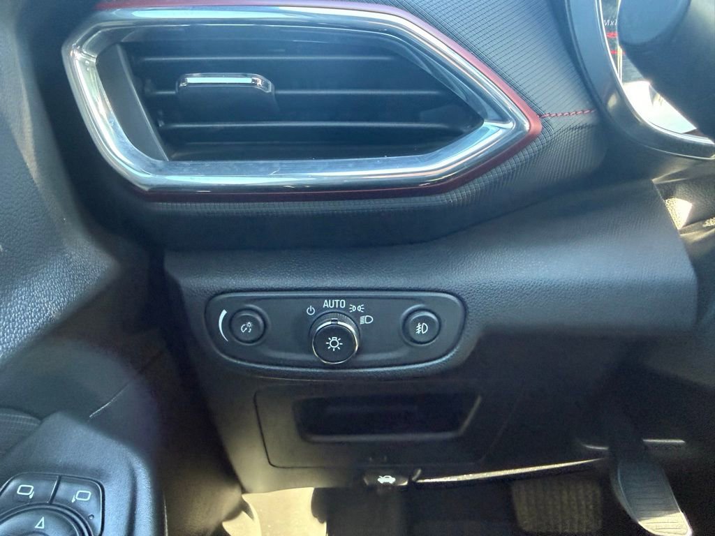 Used 2021 Chevrolet TrailBlazer RS w/ Sun and Liftgate Package image 14