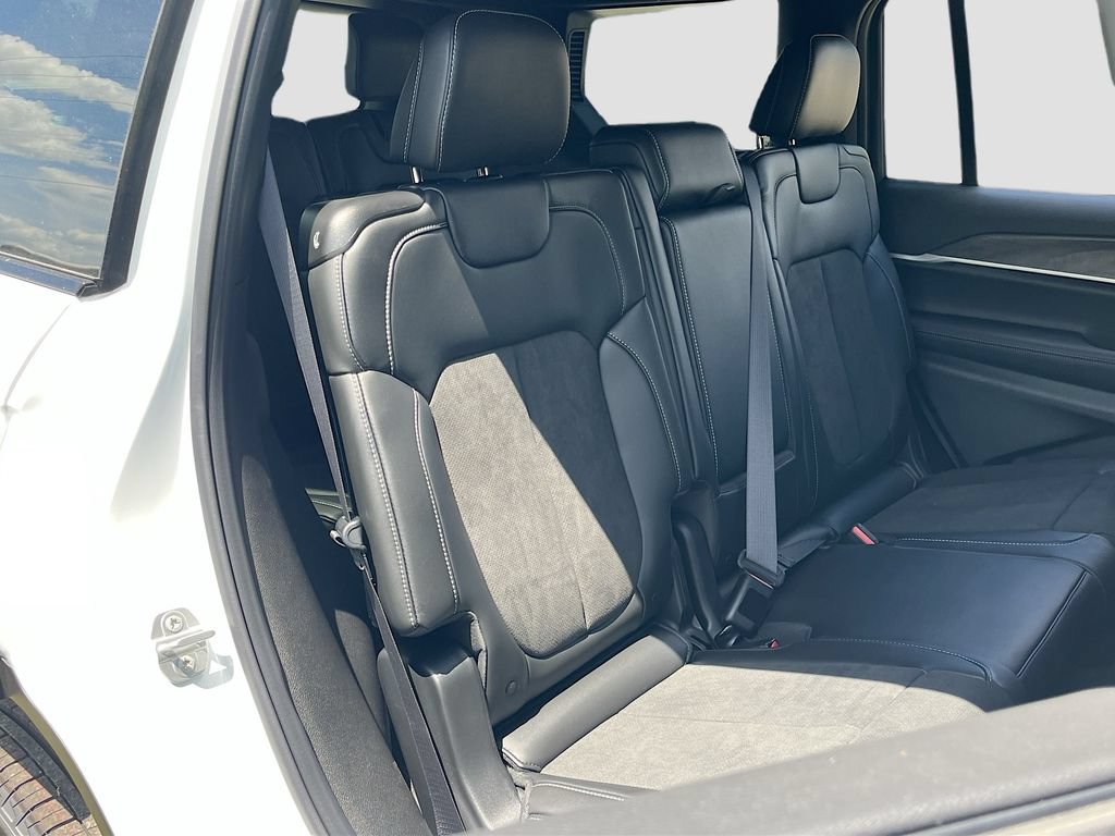 New 2026 Jeep Grand Cherokee L 4WD image 28