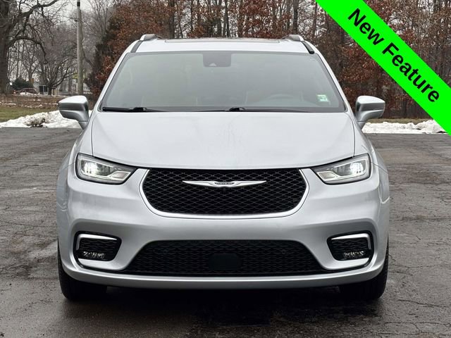 Used 2024 Chrysler Pacifica Pinnacle w/ Trailer Tow Group image 36