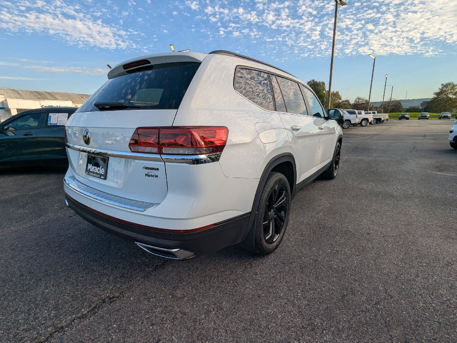 Used 2023 Volkswagen Atlas SE AWD/4WD image 7