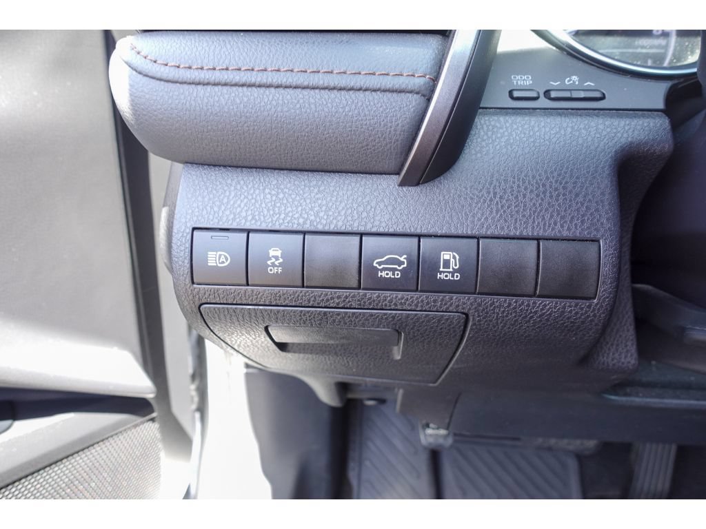 Certified 2019 Toyota Camry LE w/ Convenience Package FWD image 12