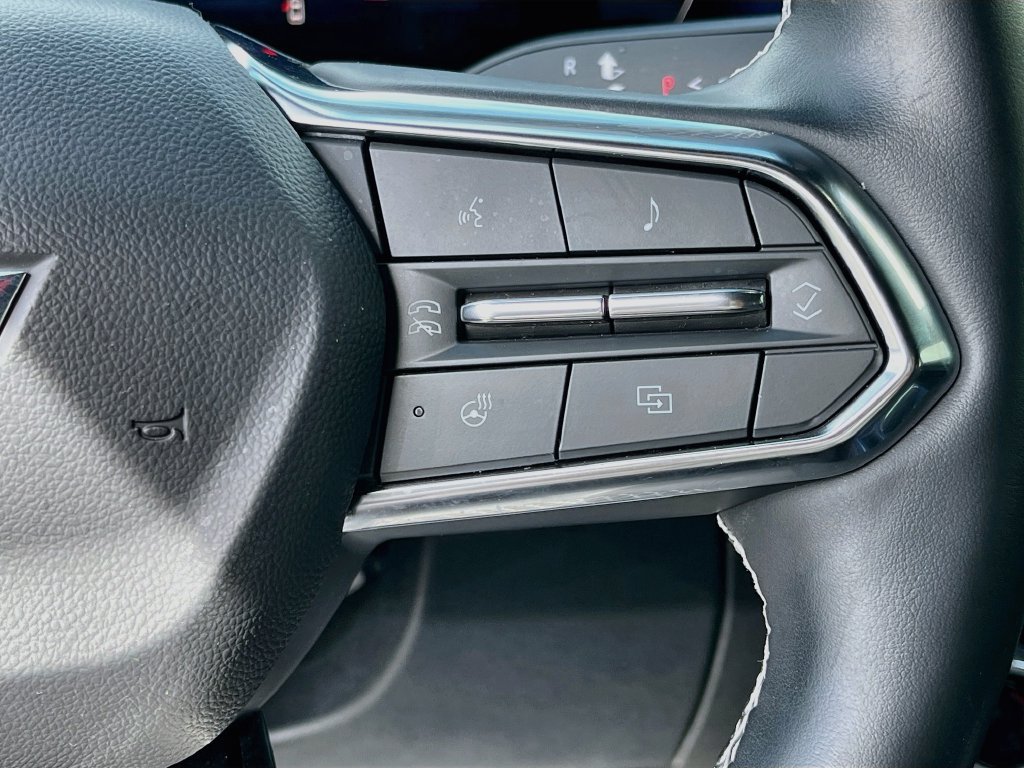 Used 2025 Chevrolet Equinox EV LT FWD image 19