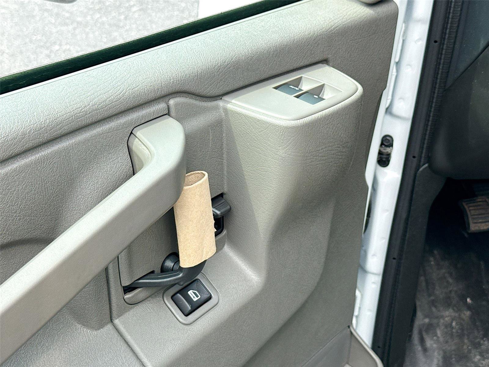 New 2024 Chevrolet Express 4500 w/ Power Convenience Package RWD image 14