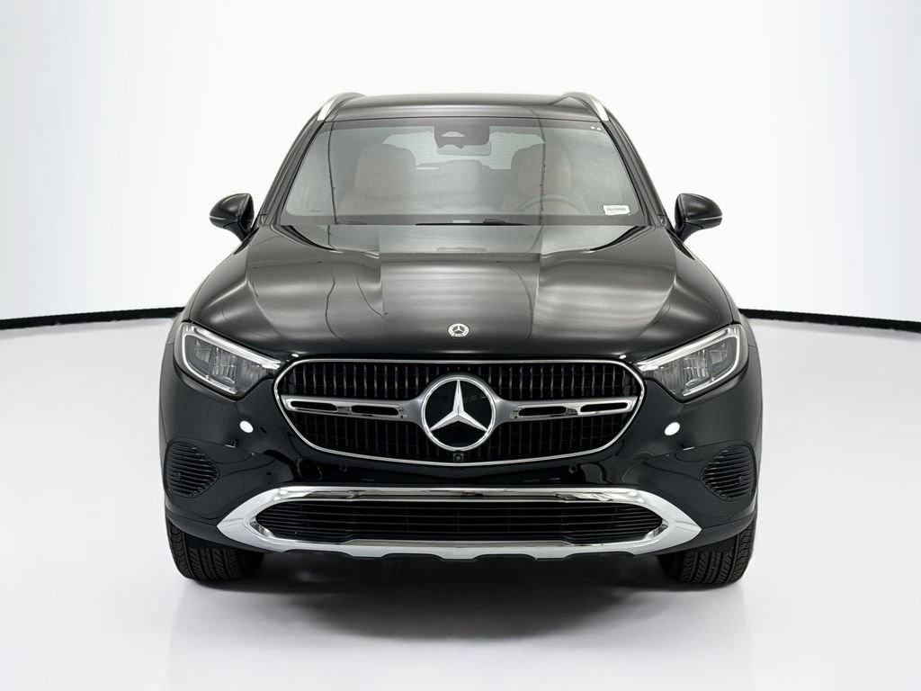 Used 2026 Mercedes-Benz GLC 300 image 2