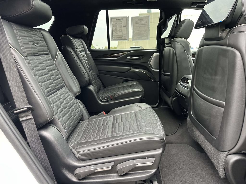 Used 2023 Cadillac Escalade Sport Platinum AWD/4WD image 11