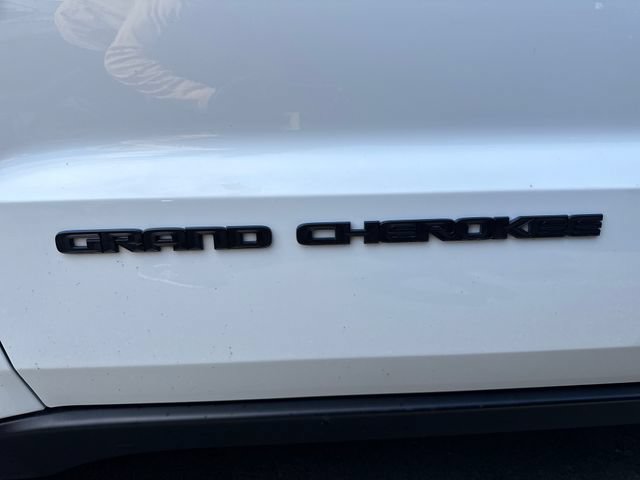 Used 2019 Jeep Grand Cherokee Laredo AWD/4WD image 29