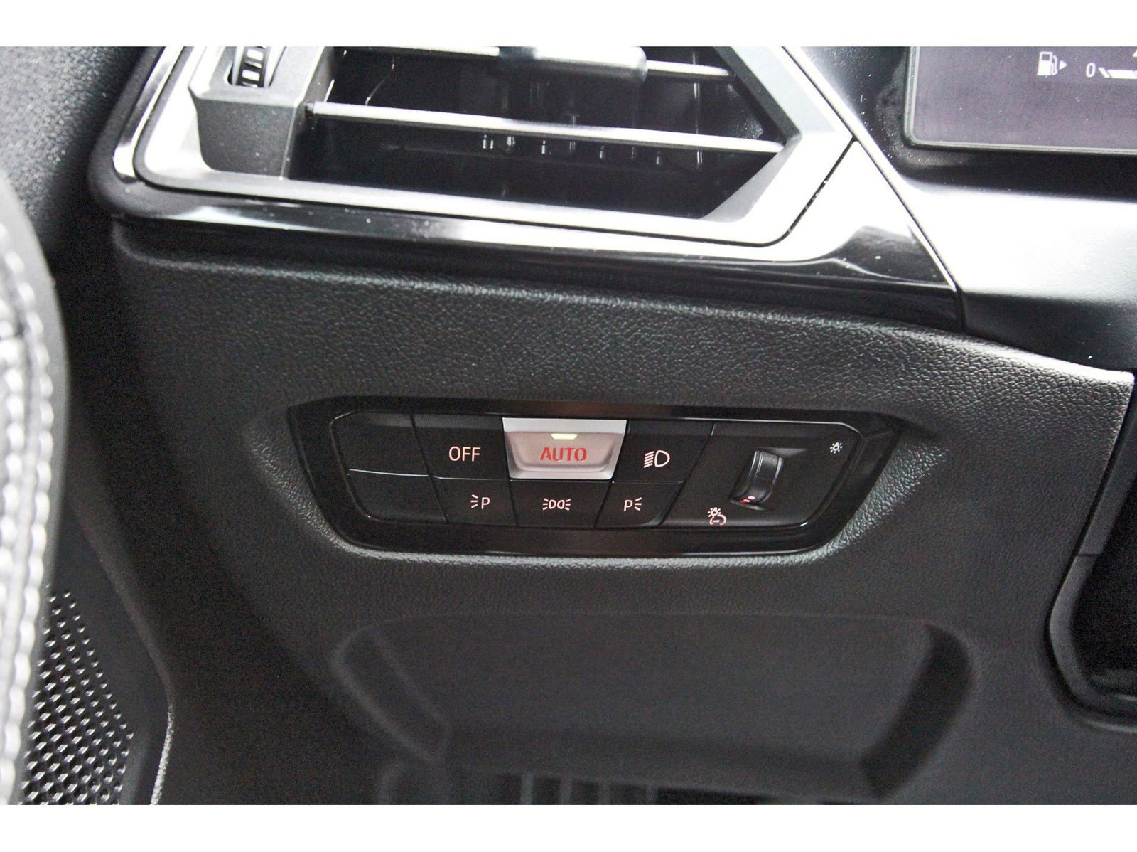 Used 2023 BMW 230i Coupe w/ Convenience Package RWD image 19