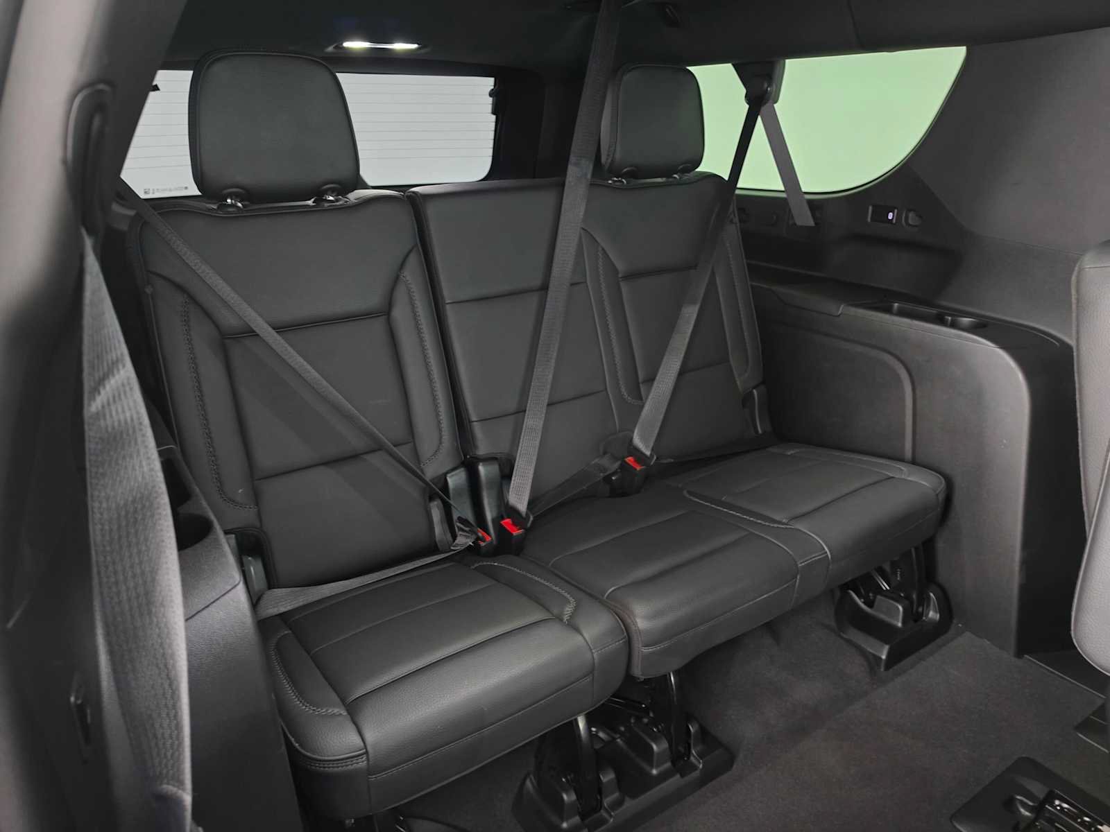 Used 2023 GMC Yukon XL Denali AWD/4WD image 13