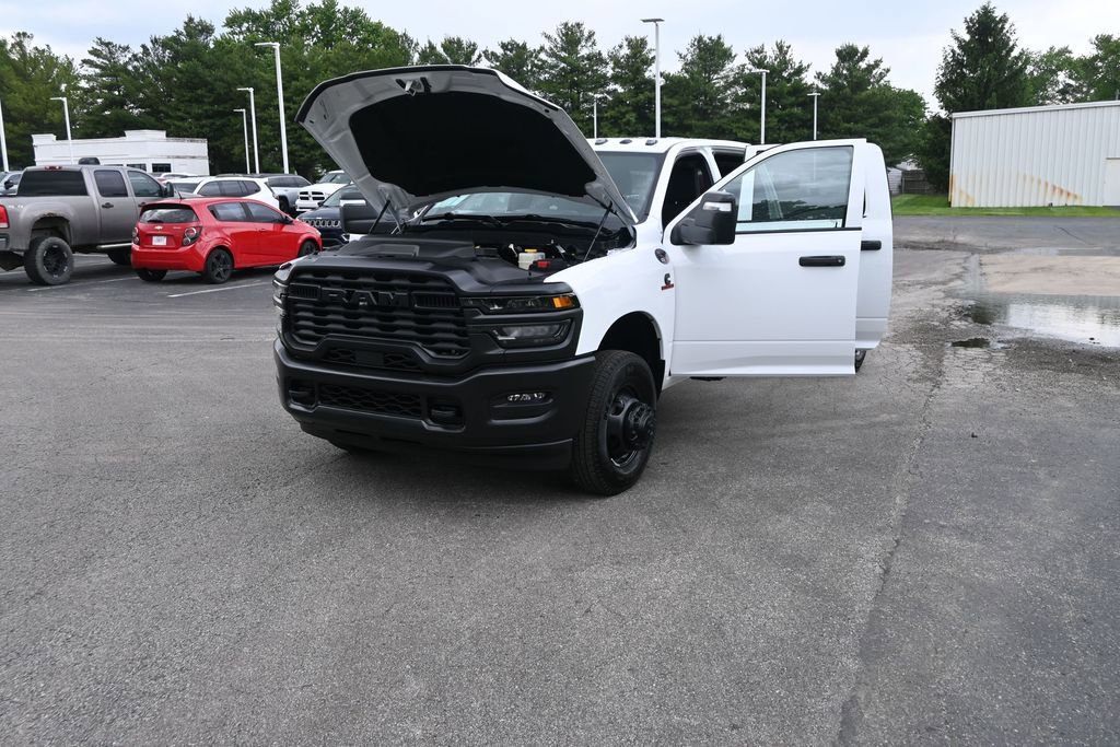 New 2026 RAM 3500 Tradesman AWD/4WD image 38