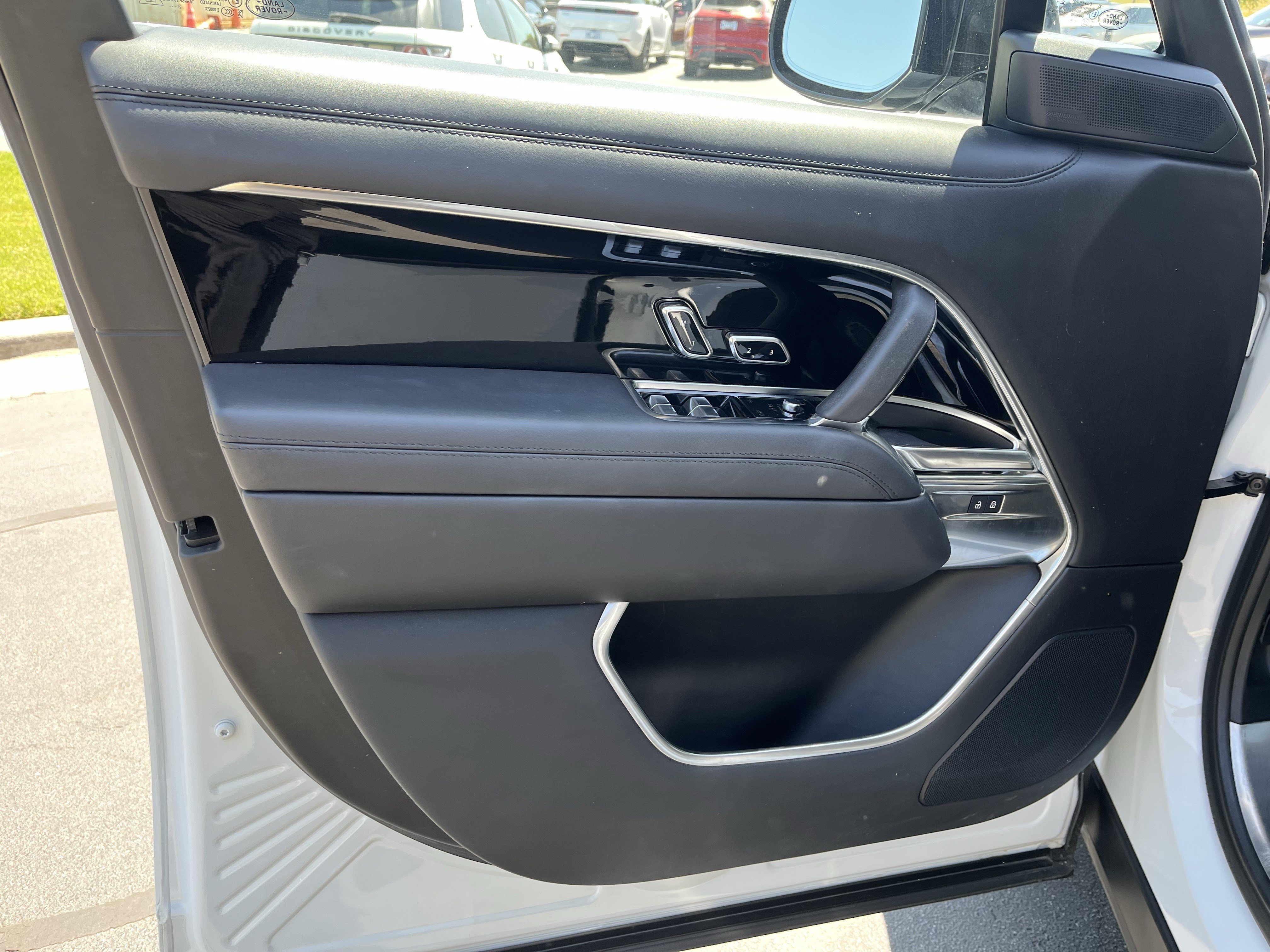 Used 2022 Land Rover Range Rover SE AWD/4WD image 54