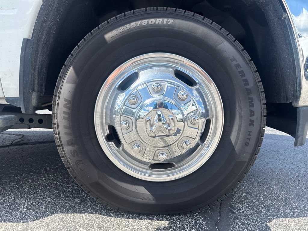 Used 2024 RAM 3500 Big Horn AWD/4WD image 9