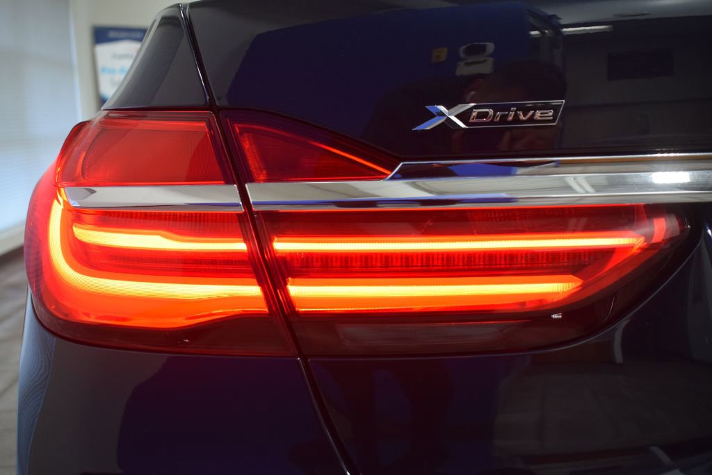 Used 2017 BMW 750i xDrive image 37
