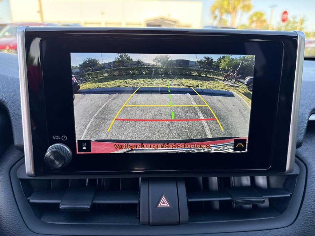 Used 2025 Toyota RAV4 XLE w/ Convenience Package FWD image 31