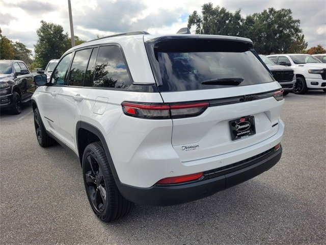 New 2025 Jeep Grand Cherokee Limited image 9