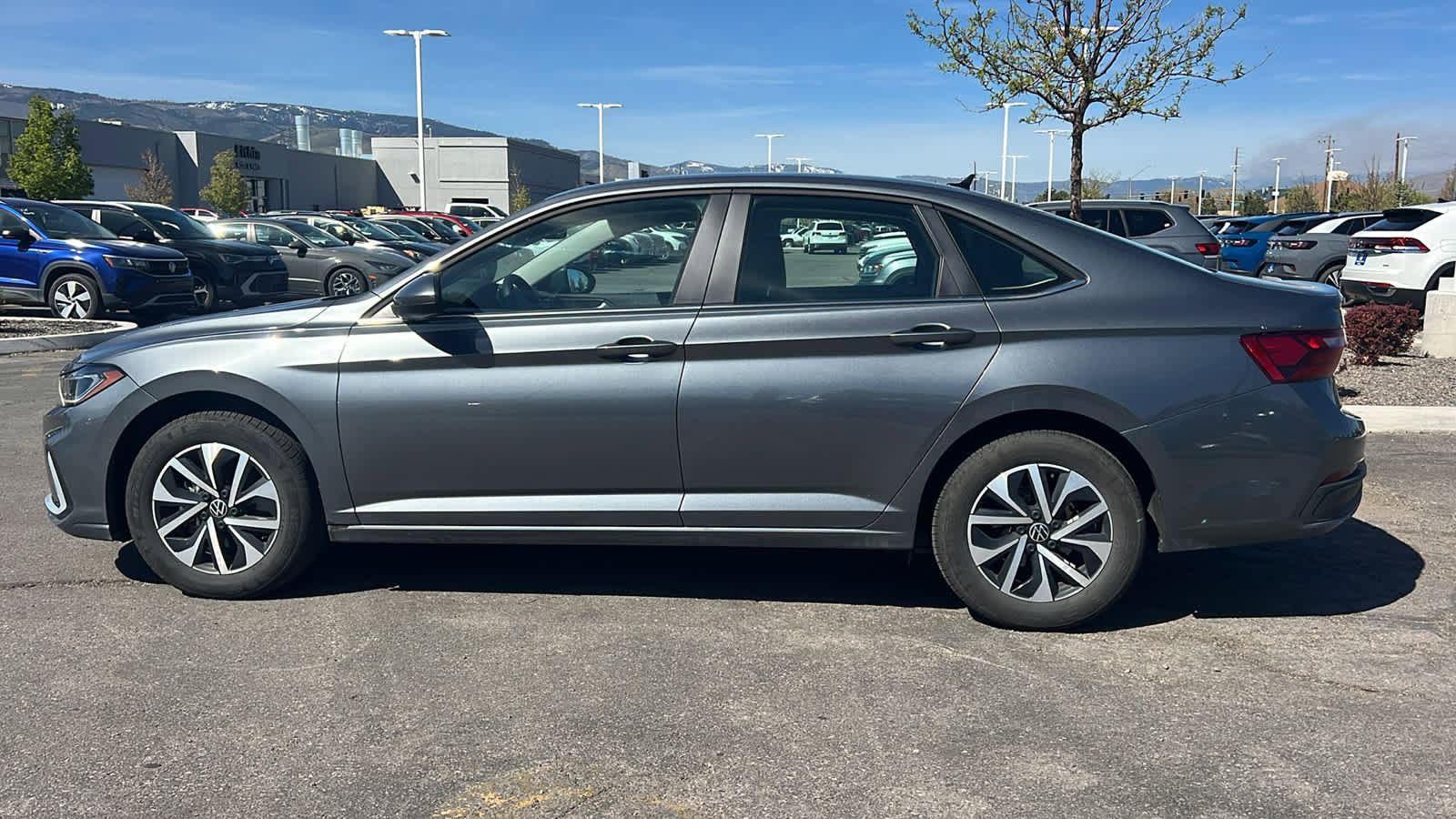Used 2025 Volkswagen Jetta S image 8