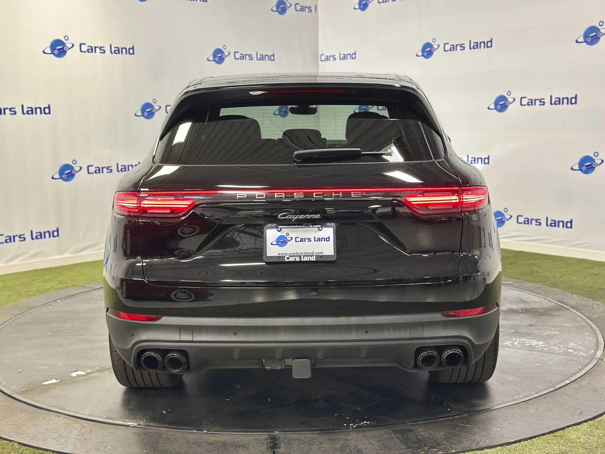 Used 2022 Porsche Cayenne Platinum Edition w/ Premium Package Plus image 5