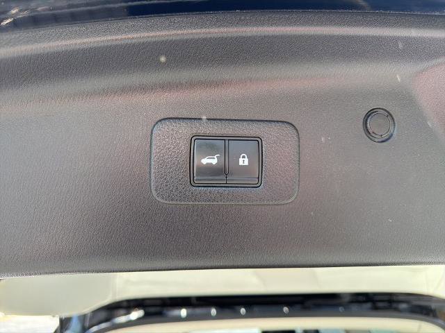 Certified 2021 Nissan Armada Platinum w/ Captain's Chairs Package AWD/4WD image 19