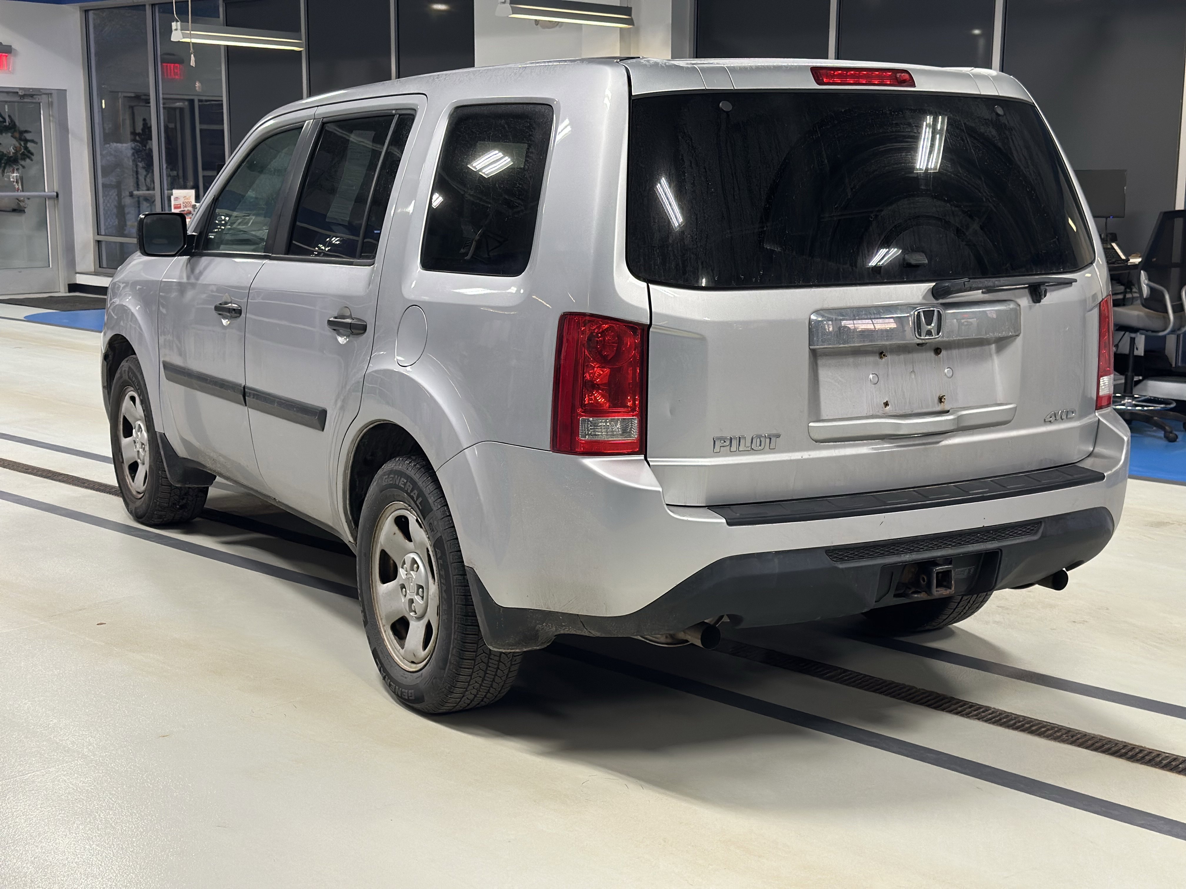 Used 2015 Honda Pilot LX image 9