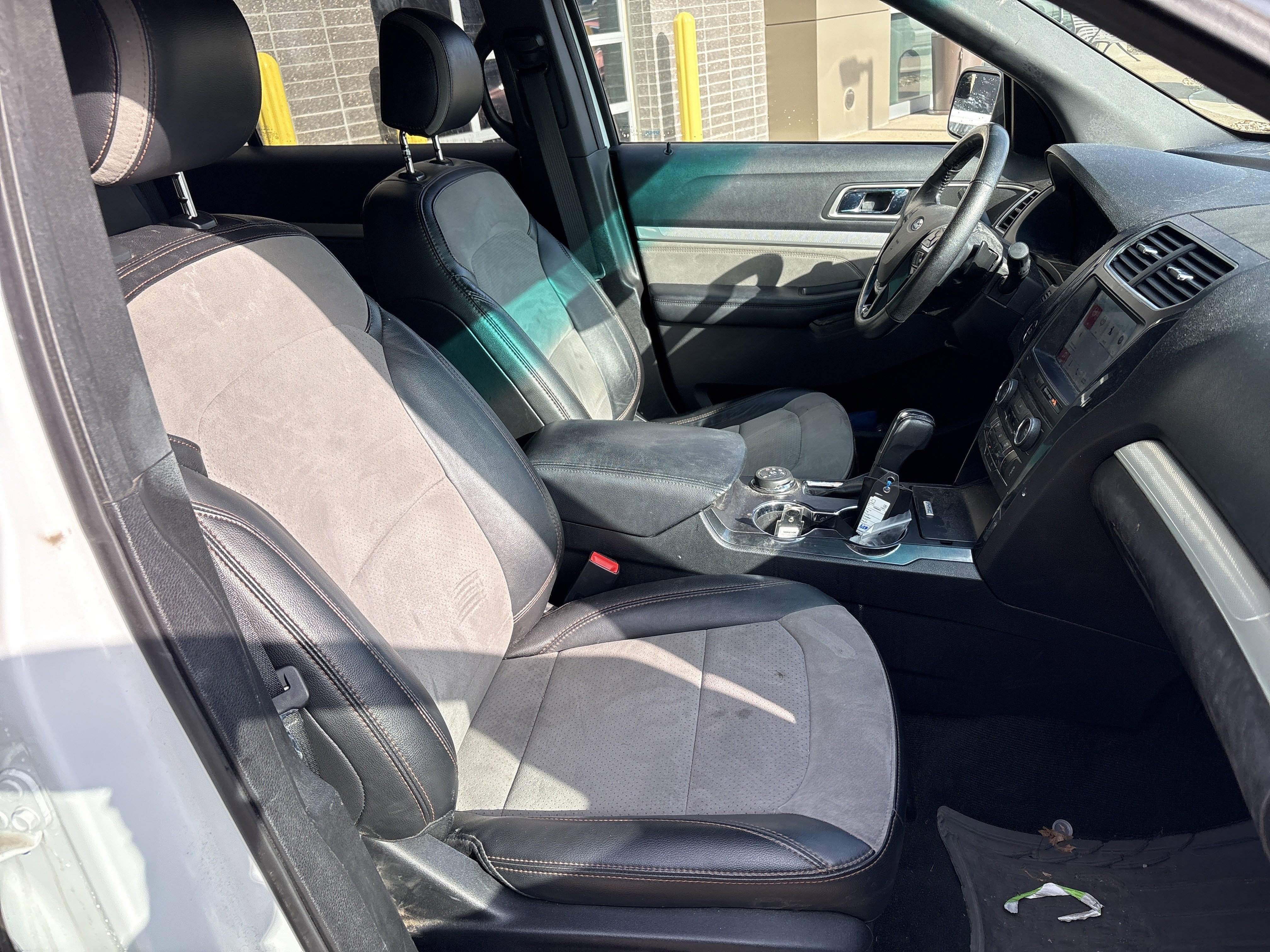 Used 2017 Ford Explorer XLT w/ Equipment Group 202A image 31