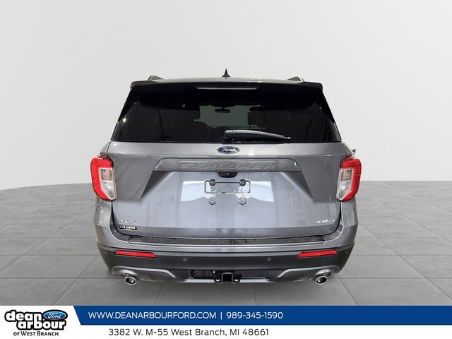 Used 2022 Ford Explorer XLT w/ Equipment Group 202A image 3