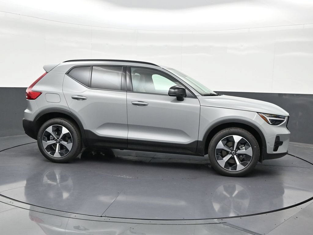 New 2026 Volvo XC40 B5 Plus w/ Protection Package Premier AWD/4WD image 6