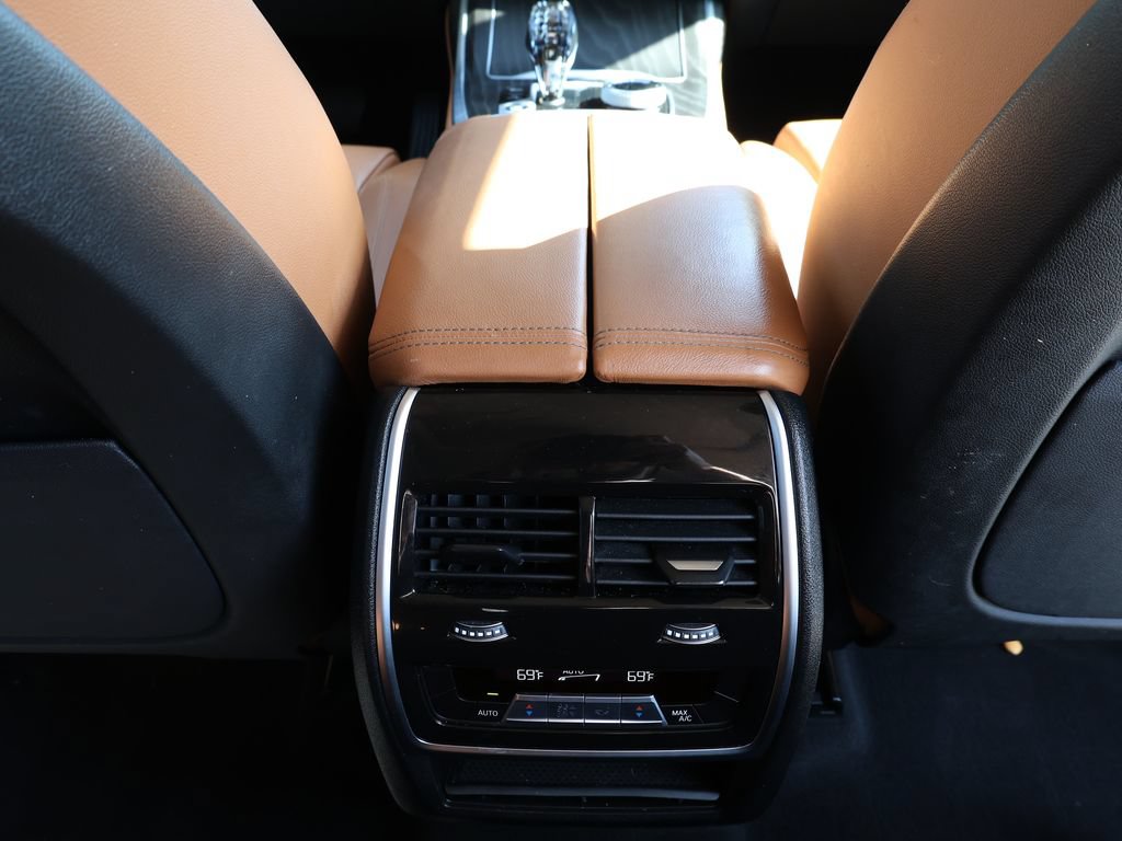 Used 2022 BMW X7 xDrive40i w/ Executive Package AWD/4WD image 36