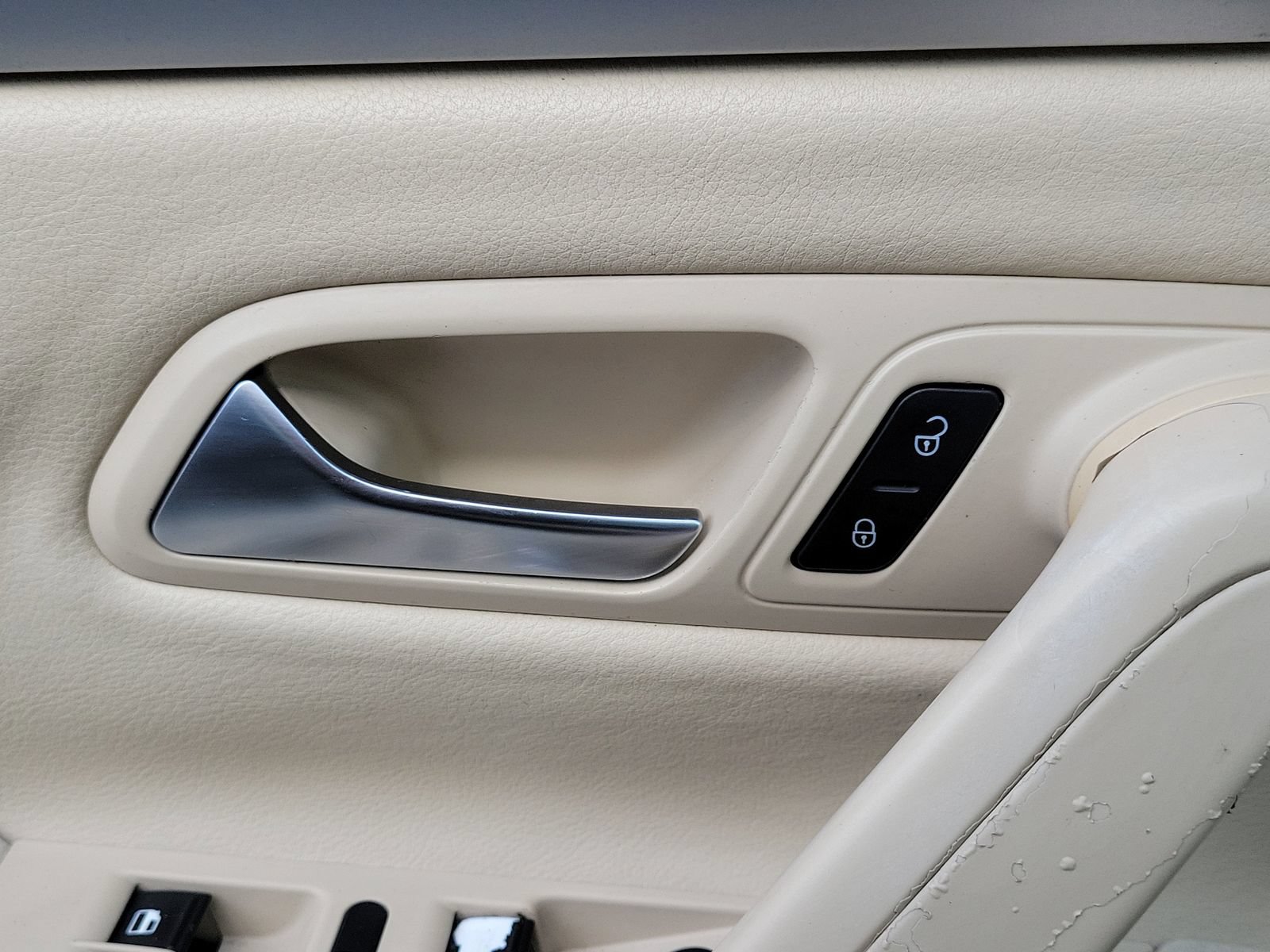 Used 2012 Volkswagen CC Sport FWD image 16
