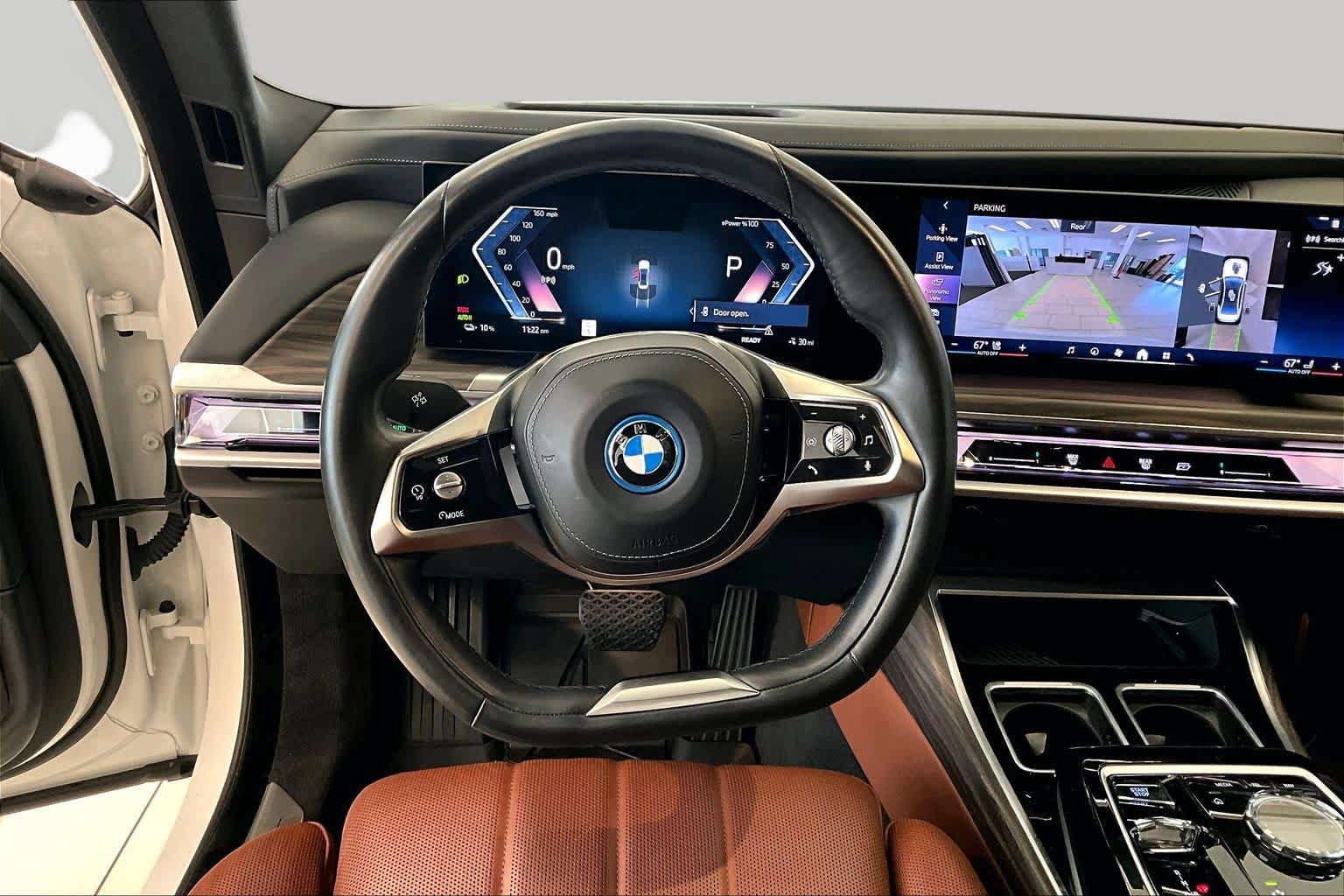 Used 2024 BMW i7 xDrive60 AWD/4WD image 16