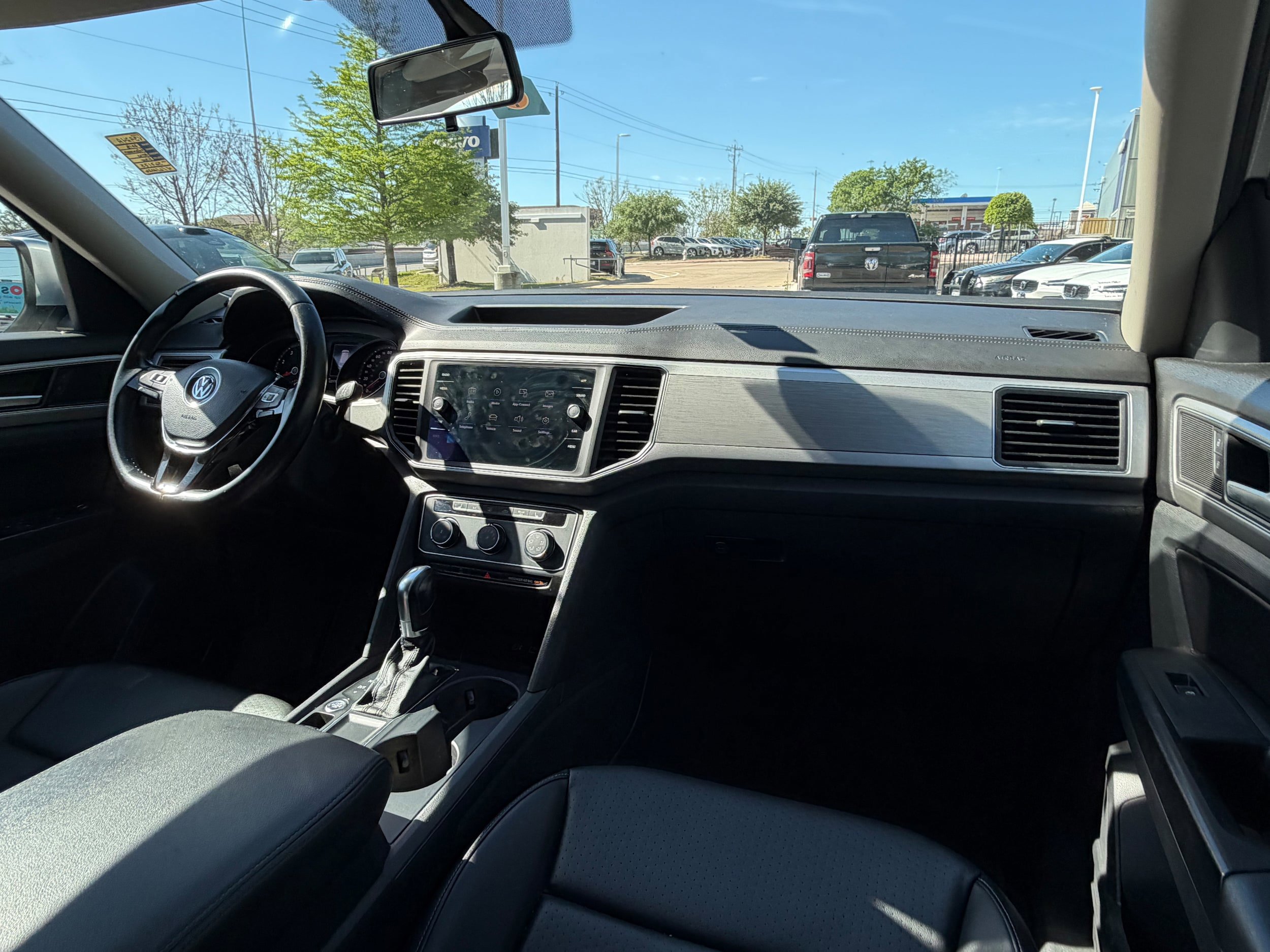 Used 2018 Volkswagen Atlas SE FWD image 14