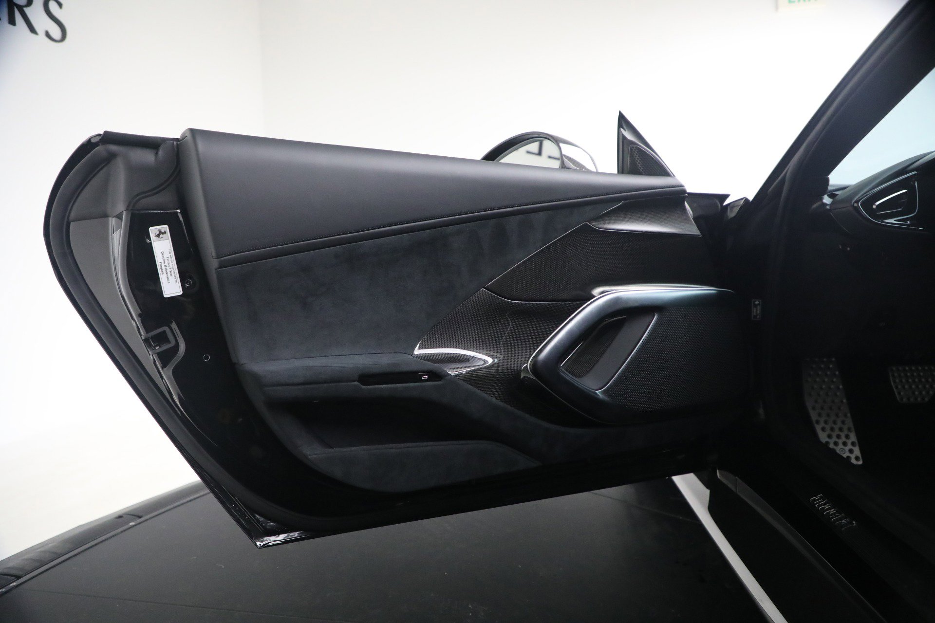 Certified 2025 Ferrari 12Cilindri image 19