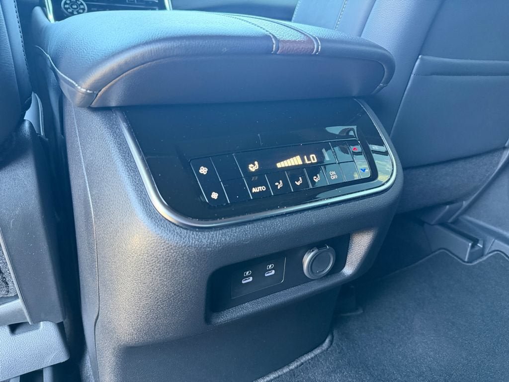 Used 2026 Nissan Armada SL w/ Captain's Chari Seat Package AWD/4WD image 32