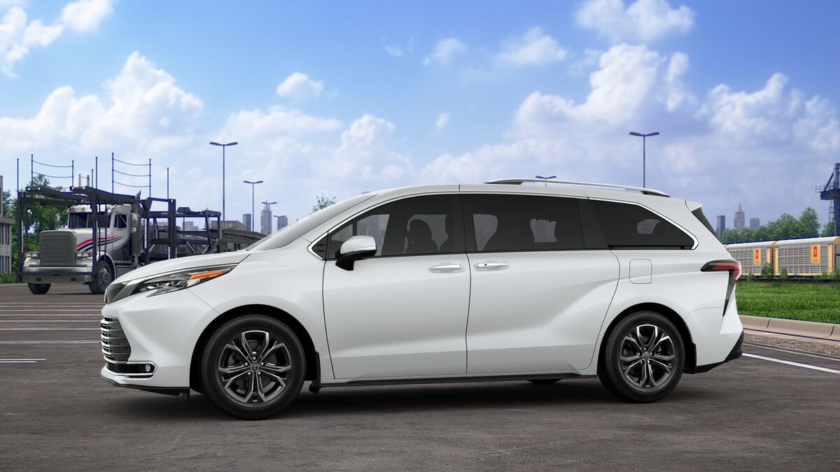 New 2025 Toyota Sienna Platinum image 3