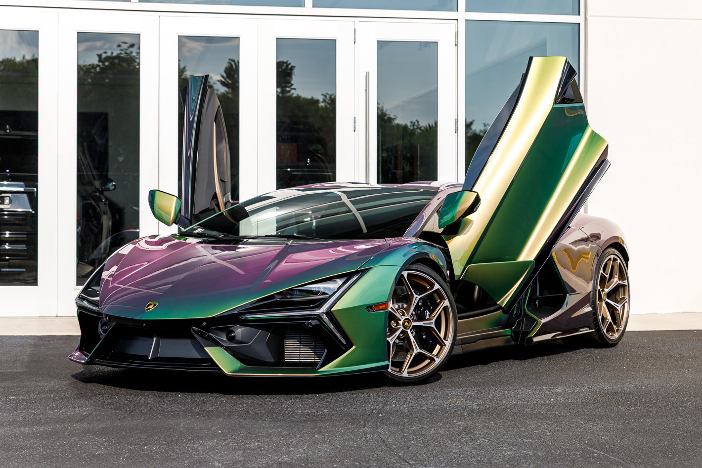 Used 2024 Lamborghini Revuelto AWD/4WD image 16