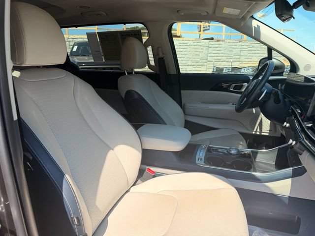 Certified 2025 Kia Carnival SX Prestige FWD image 25