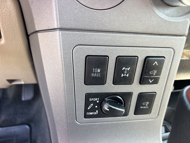 Used 2013 Toyota Sequoia Platinum AWD/4WD image 43