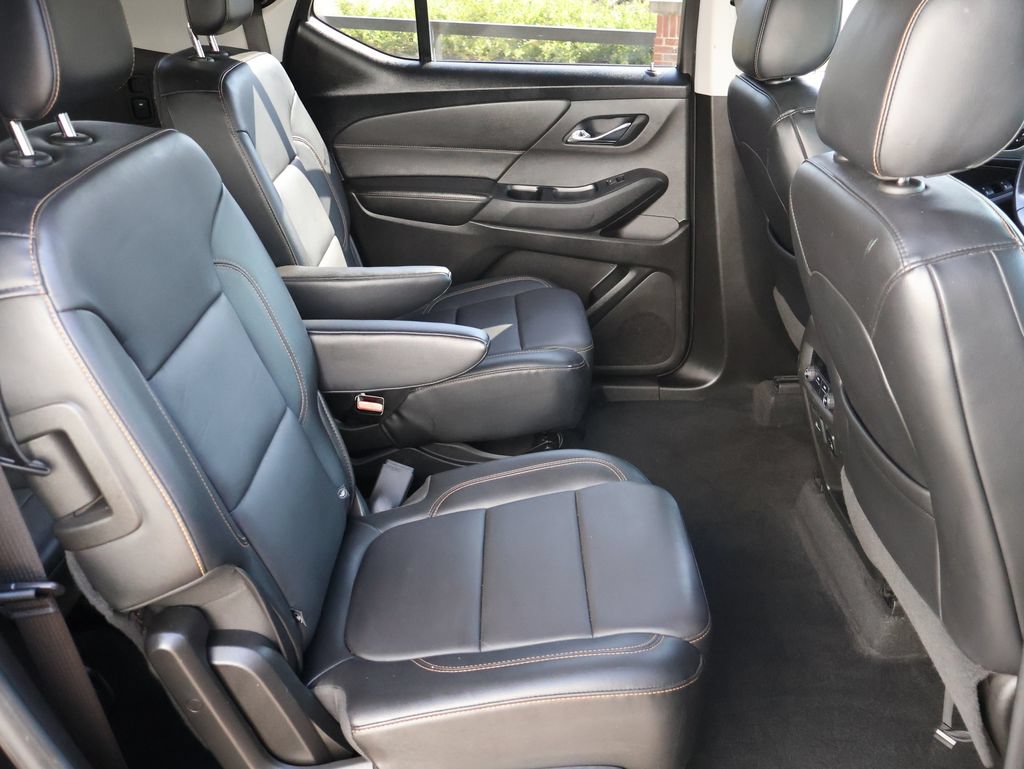 Certified 2018 Chevrolet Traverse LT w/ LPO, Black Accent Package AWD/4WD image 11