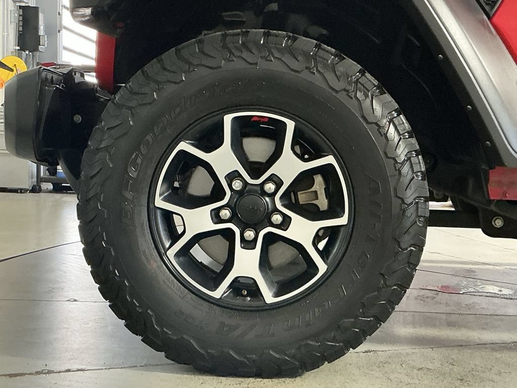 Used 2021 Jeep Wrangler Unlimited Rubicon w/ Cold Weather Group AWD/4WD image 13