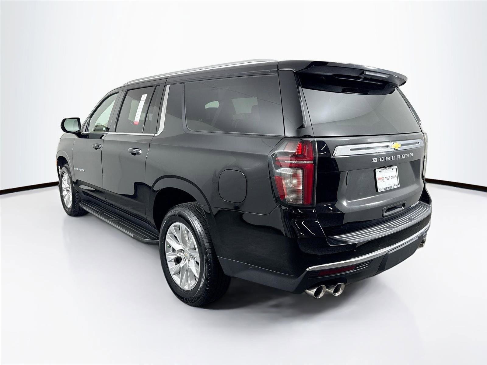 Used 2024 Chevrolet Suburban Premier RWD image 13