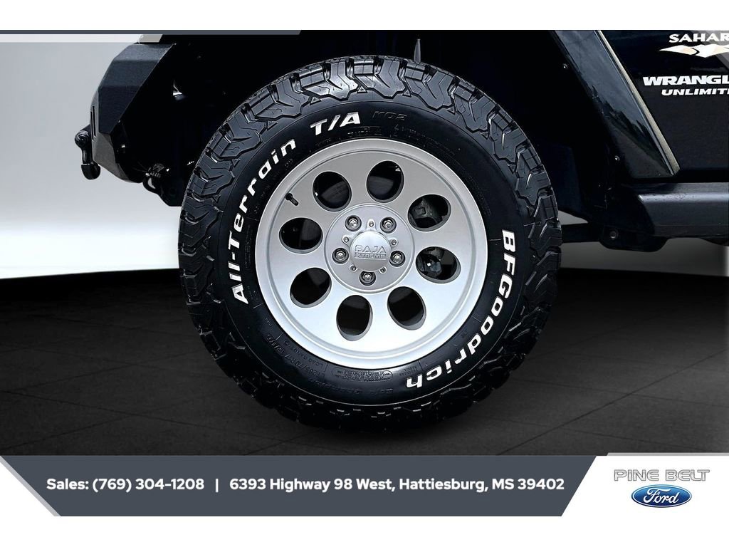 Used 2015 Jeep Wrangler Unlimited Sahara w/ Connectivity Group image 7