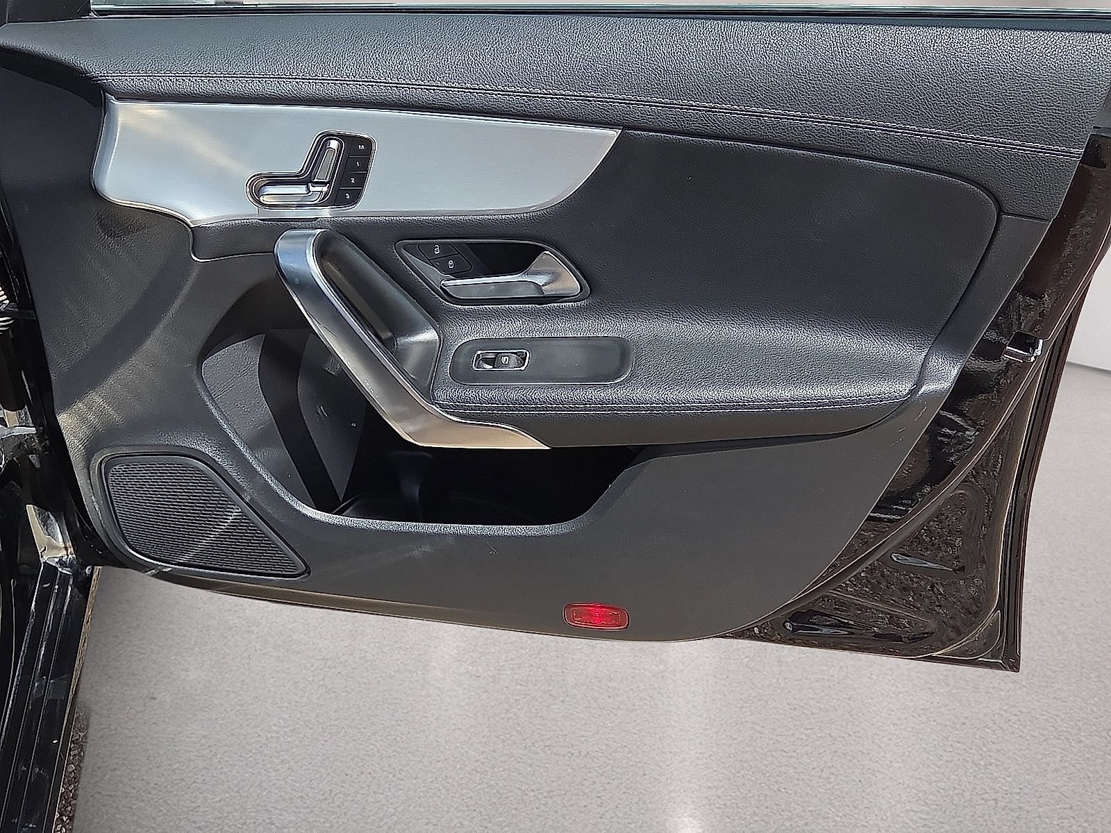 Used 2025 Mercedes-Benz CLA 250 image 14