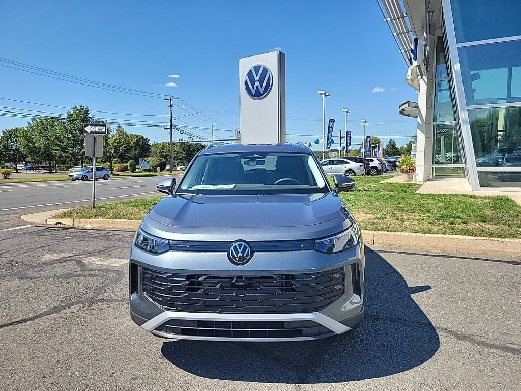New 2025 Volkswagen Tiguan SE