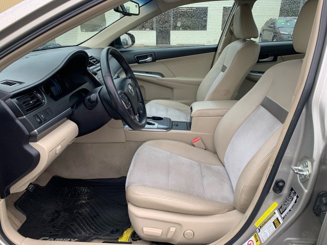 Used 2013 Toyota Camry XLE w/ Leather Pkg FWD image 7