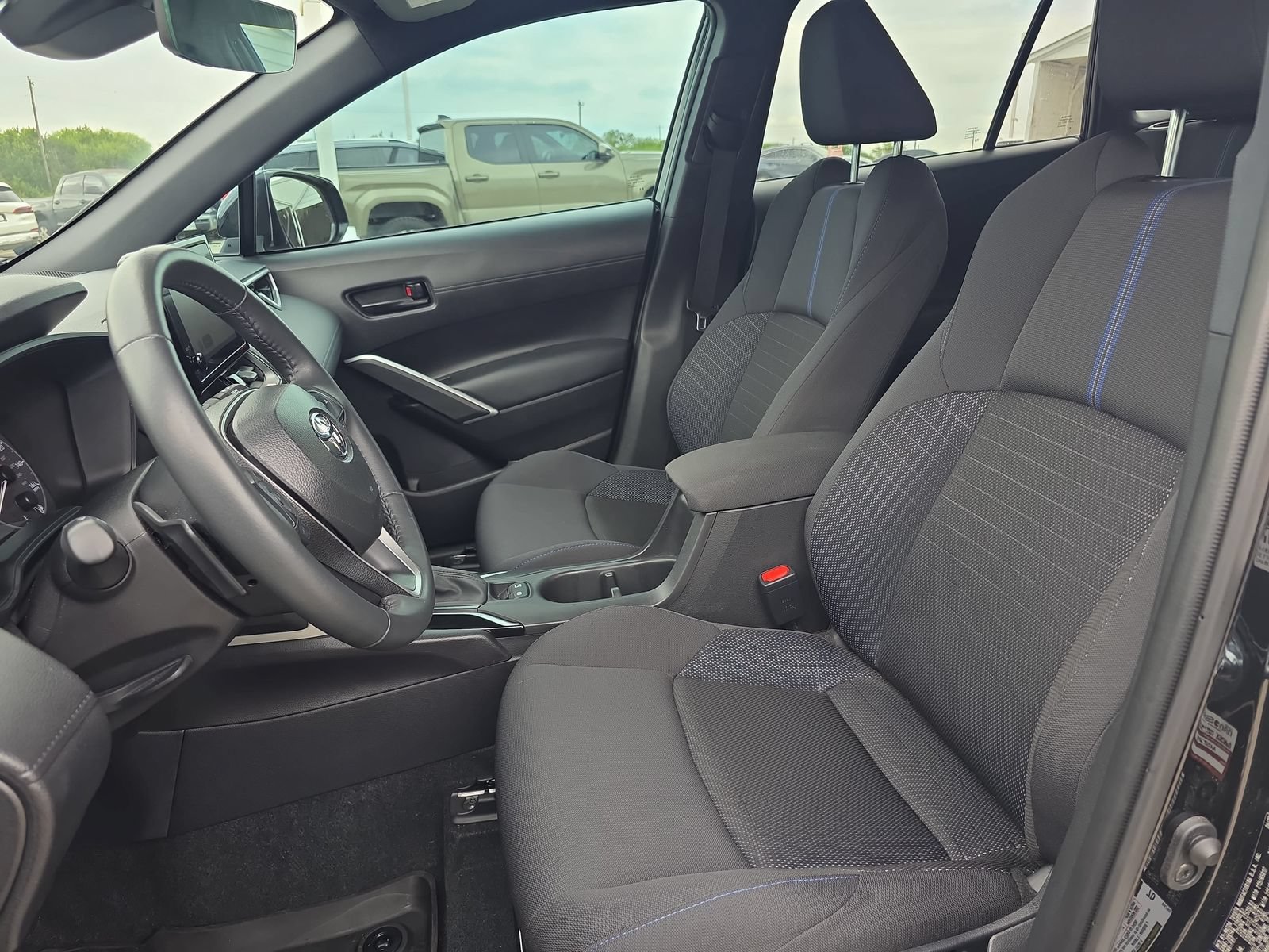 Used 2025 Toyota Corolla Cross AWD Hybrid image 12