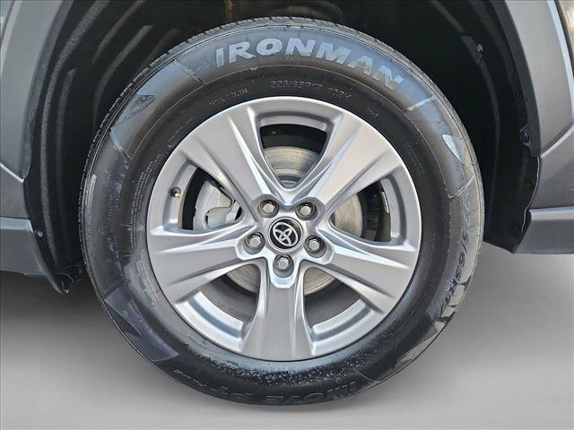 Used 2025 Toyota RAV4 XLE FWD image 23
