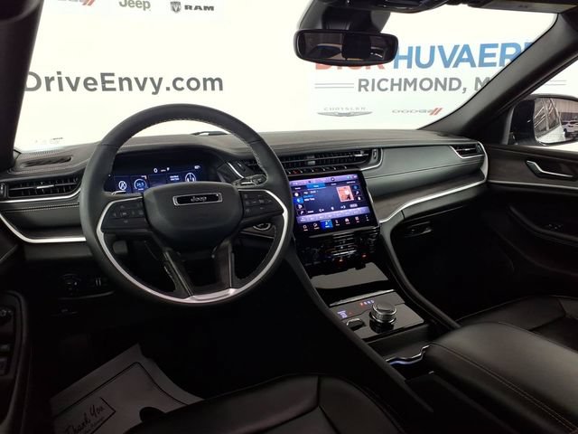 Used 2024 Jeep Grand Cherokee L Limited w/ Black Appearance Package AWD/4WD image 10