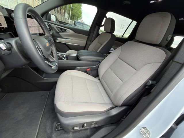 New 2026 Chevrolet Traverse LT FWD image 17