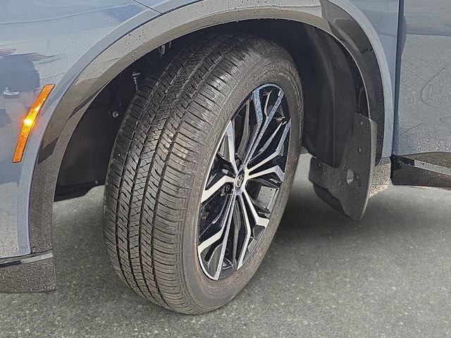 Certified 2025 Toyota Crown Signia AWD/4WD image 28