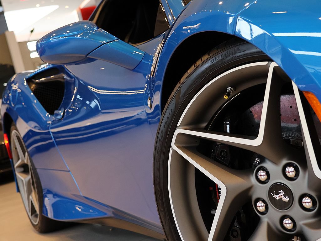 Certified 2020 Ferrari F8 Tributo RWD image 11